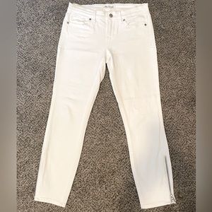 Madewell. White skinny crop ankle jeans with outer ankle zipper. Size 26.
